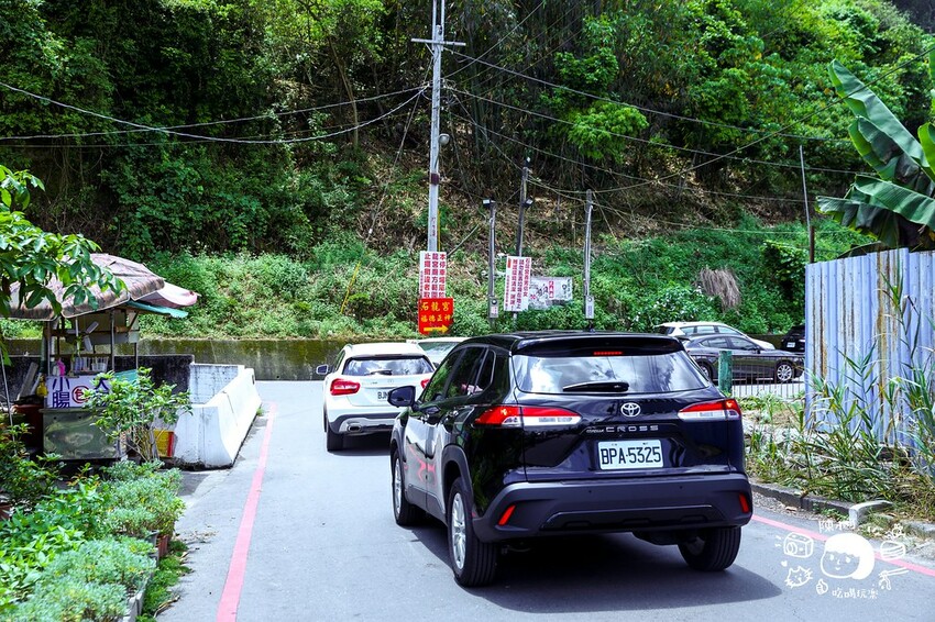 南投縣中寮鄉24小時開放免費景點，拜拜還可以免費吃泡麵的泡麵土地公！最高紀錄一天被吃掉3.6萬碗