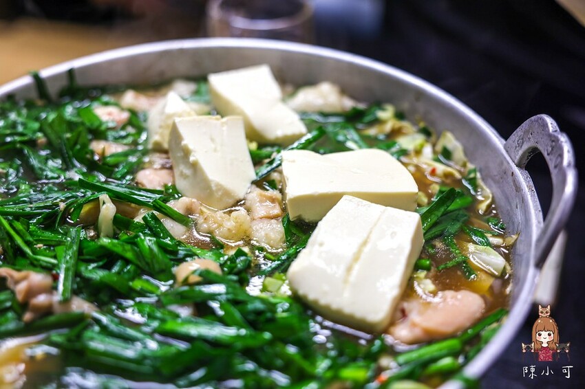 日本只開五小時,在地超過40年老店,想吃要排隊!老字號牛腸鍋竟然還有加麵吃到飽