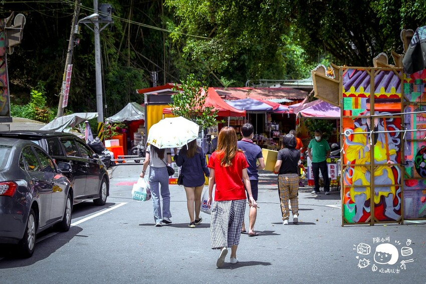南投縣中寮鄉24小時開放免費景點，拜拜還可以免費吃泡麵的泡麵土地公！最高紀錄一天被吃掉3.6萬碗