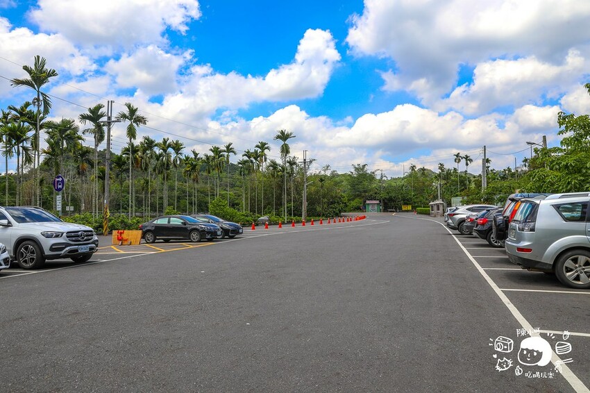 南投縣中寮鄉24小時開放免費景點，拜拜還可以免費吃泡麵的泡麵土地公！最高紀錄一天被吃掉3.6萬碗