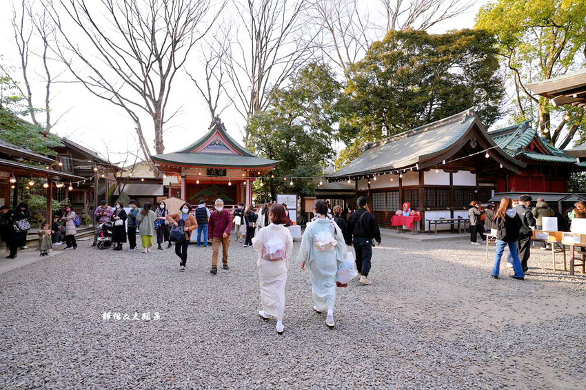 川越冰川神社 ❙ 祈求良緣鯛魚籤、繪馬隧道、人形流,崎玉旅遊 川越冰川神社 ❙ 祈求良緣鯛魚籤、繪馬隧道、人形流,崎玉旅遊