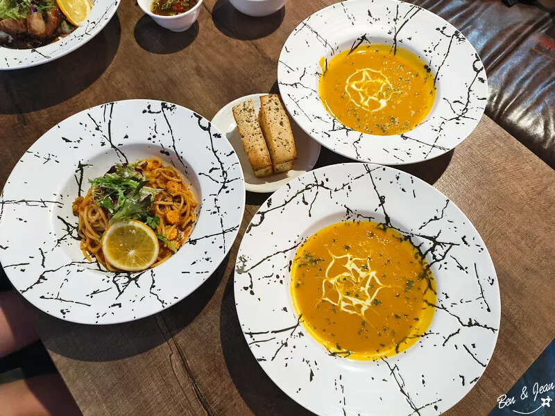 台南市永康區zero zero拆車夢工廠》廢車拆解成星際太空站好好拍，最新門票與菜單資訊，全台首間廢車觀光工廠