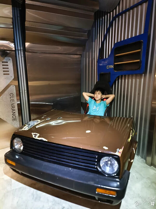 台南市永康區zero zero拆車夢工廠》廢車拆解成星際太空站好好拍，最新門票與菜單資訊，全台首間廢車觀光工廠