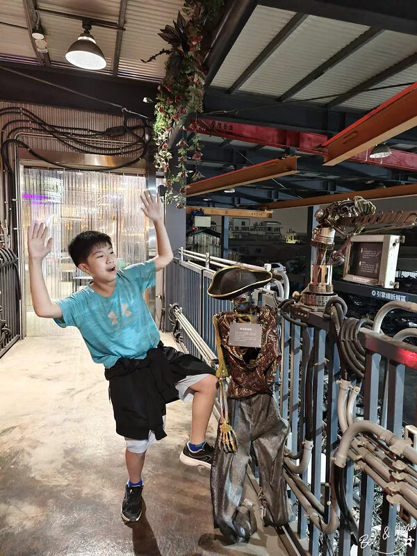 台南市永康區zero zero拆車夢工廠》廢車拆解成星際太空站好好拍，最新門票與菜單資訊，全台首間廢車觀光工廠