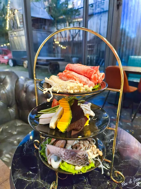 台南市永康區zero zero拆車夢工廠》廢車拆解成星際太空站好好拍，最新門票與菜單資訊，全台首間廢車觀光工廠