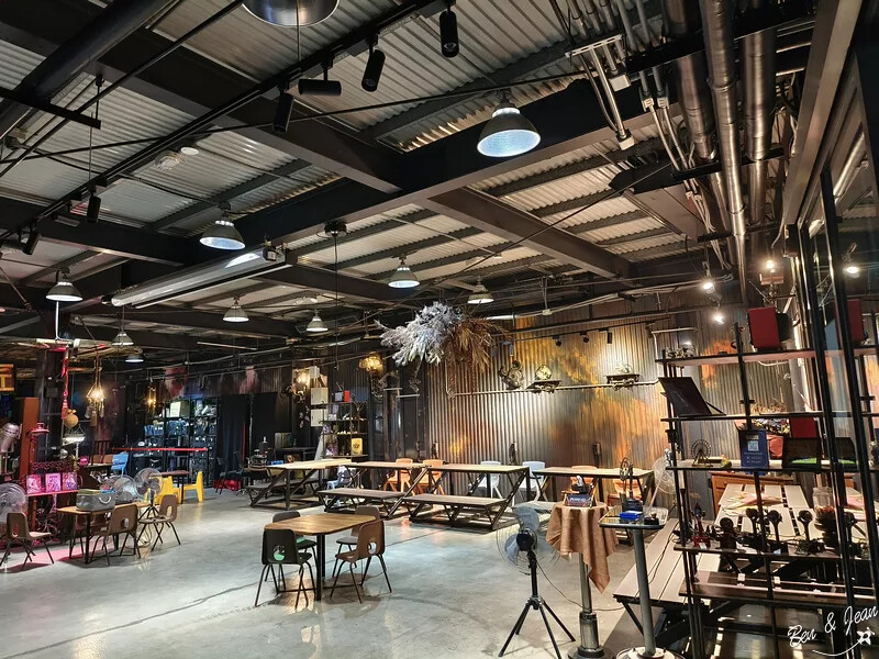 台南市永康區zero zero拆車夢工廠》廢車拆解成星際太空站好好拍，最新門票與菜單資訊，全台首間廢車觀光工廠