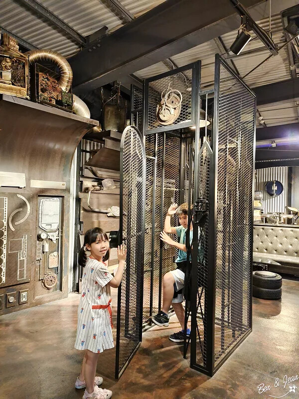 台南市永康區zero zero拆車夢工廠》廢車拆解成星際太空站好好拍，最新門票與菜單資訊，全台首間廢車觀光工廠