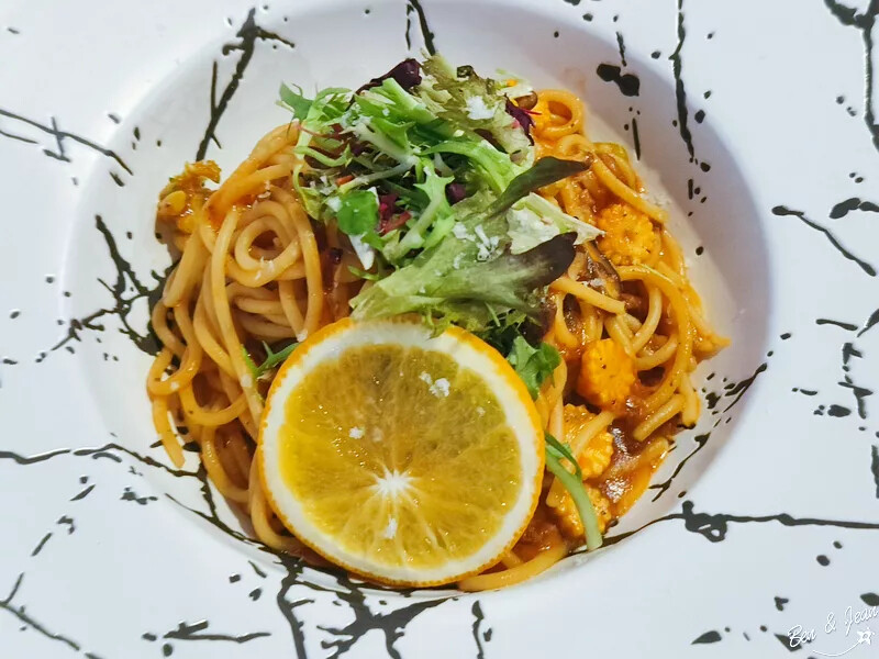 台南市永康區zero zero拆車夢工廠》廢車拆解成星際太空站好好拍，最新門票與菜單資訊，全台首間廢車觀光工廠