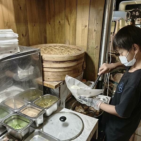 台東縣台東市全台最美夜間市集-微光集 TTwilight Bazaar ，強風下華麗轉型變身，微光集 2.0 透過微光看見台東，吃喝玩樂