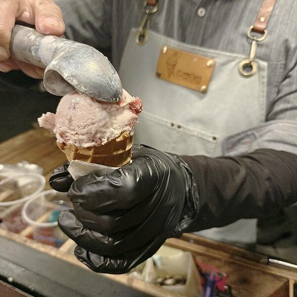 台東縣台東市全台最美夜間市集-微光集 TTwilight Bazaar ，強風下華麗轉型變身，微光集 2.0 透過微光看見台東，吃喝玩樂