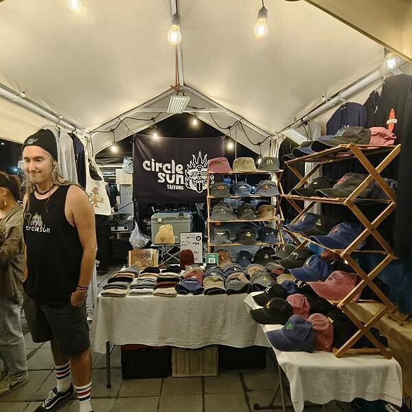 台東縣台東市全台最美夜間市集-微光集 TTwilight Bazaar ，強風下華麗轉型變身，微光集 2.0 透過微光看見台東，吃喝玩樂