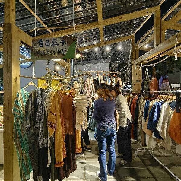 台東縣台東市全台最美夜間市集-微光集 TTwilight Bazaar ，強風下華麗轉型變身，微光集 2.0 透過微光看見台東，吃喝玩樂
