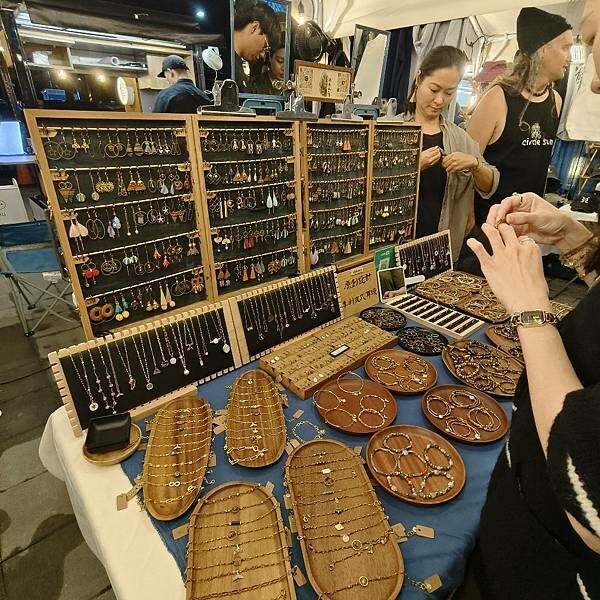 台東縣台東市全台最美夜間市集-微光集 TTwilight Bazaar ，強風下華麗轉型變身，微光集 2.0 透過微光看見台東，吃喝玩樂