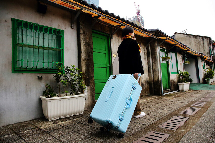桃園行李箱推薦！黑箱作業行李箱維修/零售專賣店，28吋鋁框大