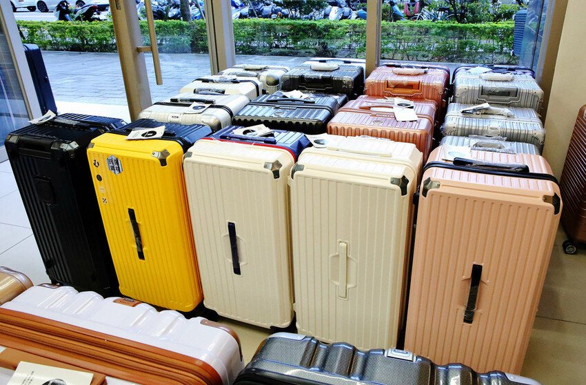 桃園行李箱推薦！黑箱作業行李箱維修/零售專賣店，28吋鋁框大