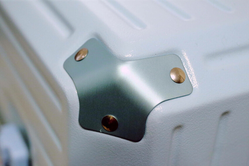 桃園行李箱推薦！黑箱作業行李箱維修/零售專賣店，28吋鋁框大