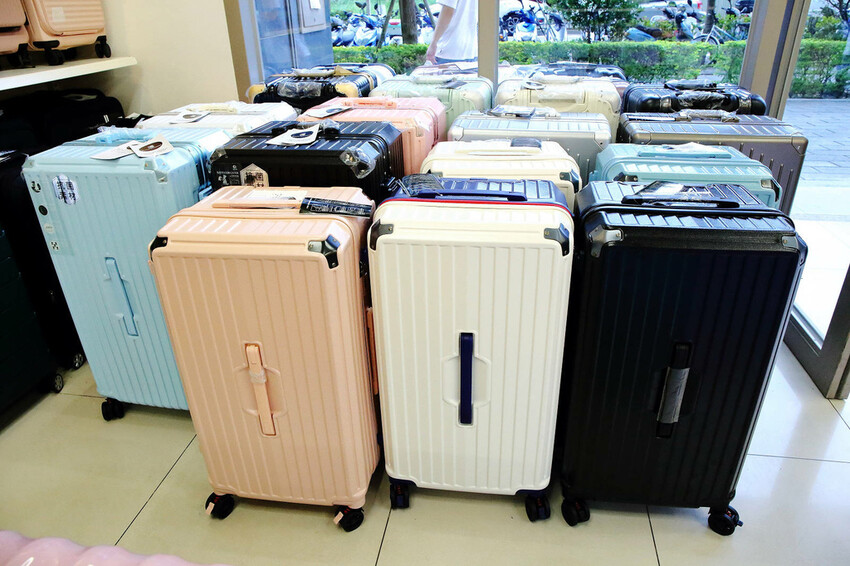 桃園行李箱推薦！黑箱作業行李箱維修/零售專賣店，28吋鋁框大