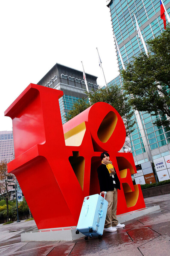 桃園行李箱推薦！黑箱作業行李箱維修/零售專賣店，28吋鋁框大