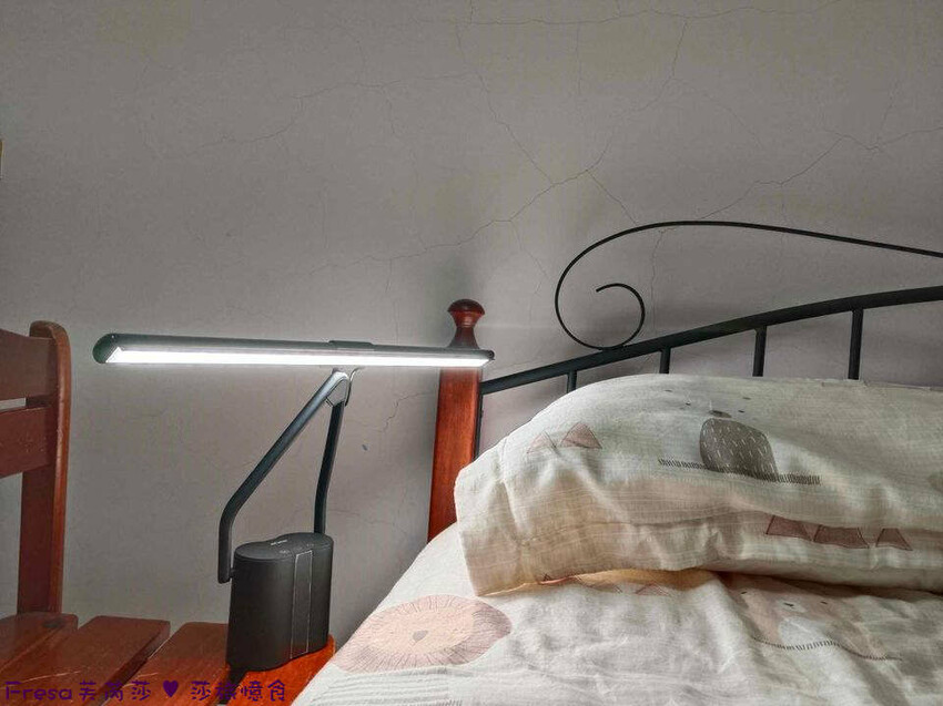 生活小物【快譯通Abee】長時間閱讀＋練琴照明首選！LED 蓄電式檯燈鋼琴燈５段亮度＋色溫│無眩光無藍光│可攜式檯燈 - Fresa芙芮莎♥莎旅憶食