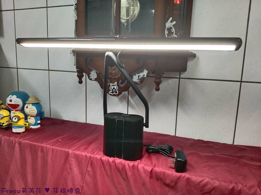 生活小物【快譯通Abee】長時間閱讀＋練琴照明首選！LED 蓄電式檯燈鋼琴燈５段亮度＋色溫│無眩光無藍光│可攜式檯燈 - Fresa芙芮莎♥莎旅憶食