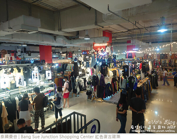 Bang Sue Junction Shopping Center 紅色復古建築-06.jpg