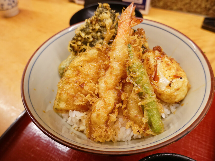日本沖繩那霸—舞天 本店｜旅程中的與丼飯蕎麥麵的意外邂逅｜歌町、新都心、DFS免稅店