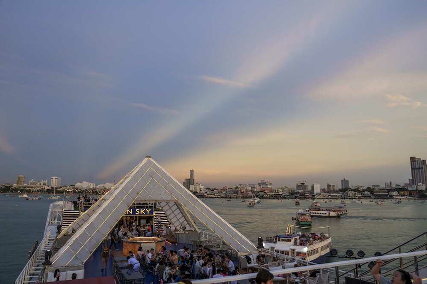 泰國泰國餐廳 ocean sky pattaya|融合大自然的美麗與文明的繁華 海上用餐小酌的特別體驗