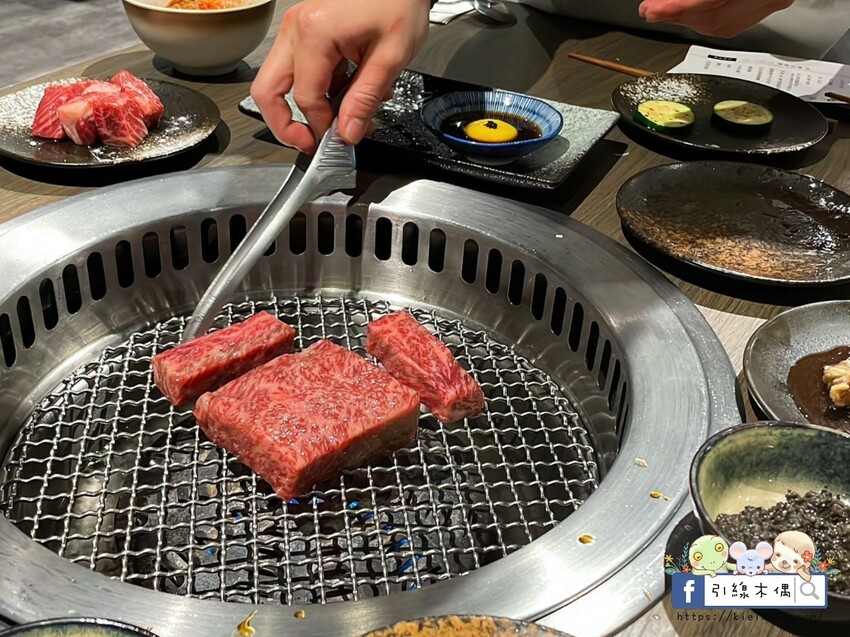 【嘉義美食】路易奇電力公司嘉義電廠-用肉發電極饗宴,自烤半價呷飽飽,和牛燒肉滿腹嚐,12種醬料雞湯無限續。嘉義燒肉推薦。