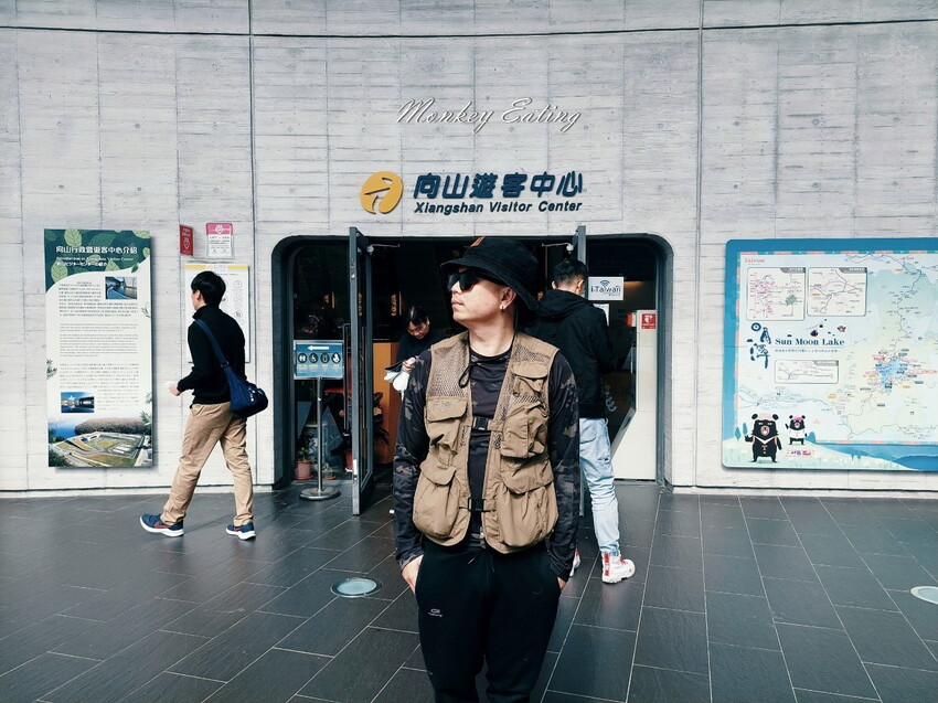 【南投景點】向山遊客中心│日月潭最美遊客中心。清水模建築設計。觀景平台賞日月潭、落羽松 - 貪吃猴的幻想