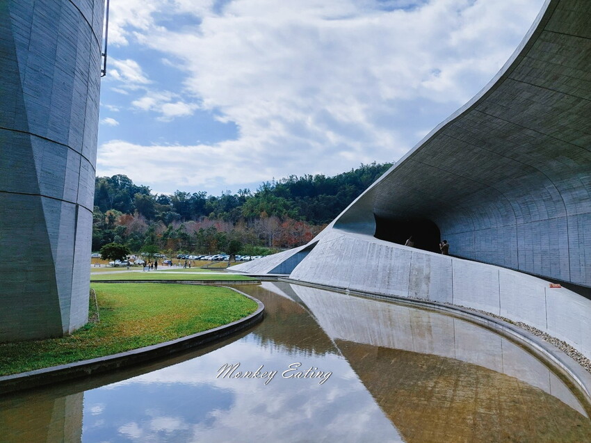 【南投景點】向山遊客中心│日月潭最美遊客中心。清水模建築設計。觀景平台賞日月潭、落羽松 - 貪吃猴的幻想