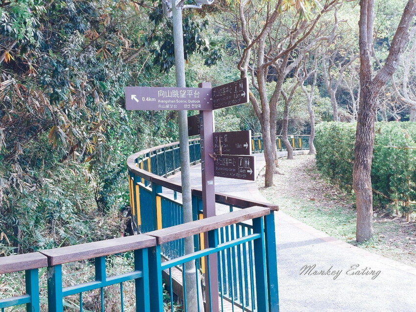 【南投景點】向山遊客中心│日月潭最美遊客中心。清水模建築設計。觀景平台賞日月潭、落羽松 - 貪吃猴的幻想