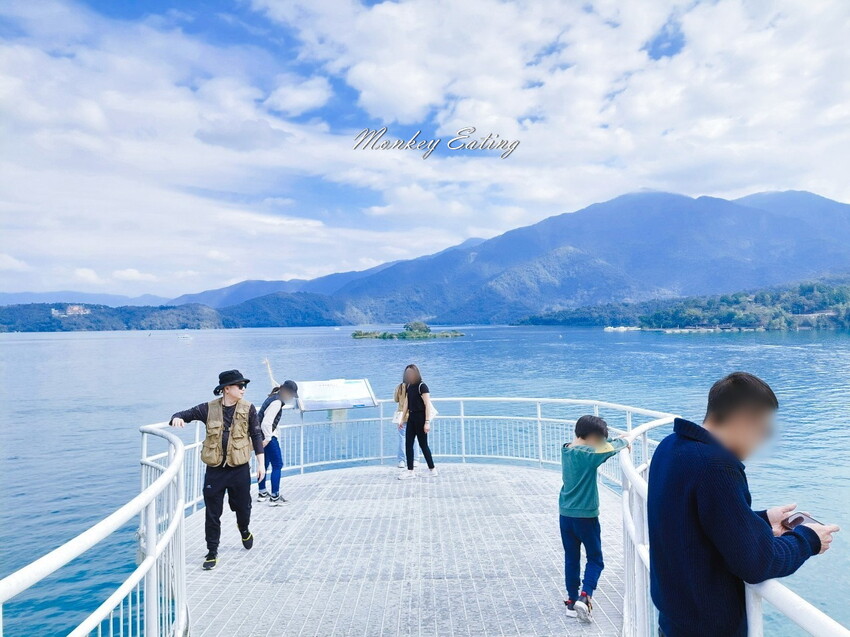 【南投景點】向山遊客中心│日月潭最美遊客中心。清水模建築設計。觀景平台賞日月潭、落羽松 - 貪吃猴的幻想