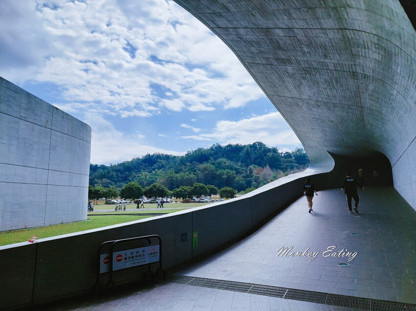 【南投景點】向山遊客中心│日月潭最美遊客中心。清水模建築設計。觀景平台賞日月潭、落羽松 - 貪吃猴的幻想