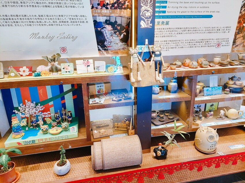 【南投景點】向山遊客中心│日月潭最美遊客中心。清水模建築設計。觀景平台賞日月潭、落羽松 - 貪吃猴的幻想