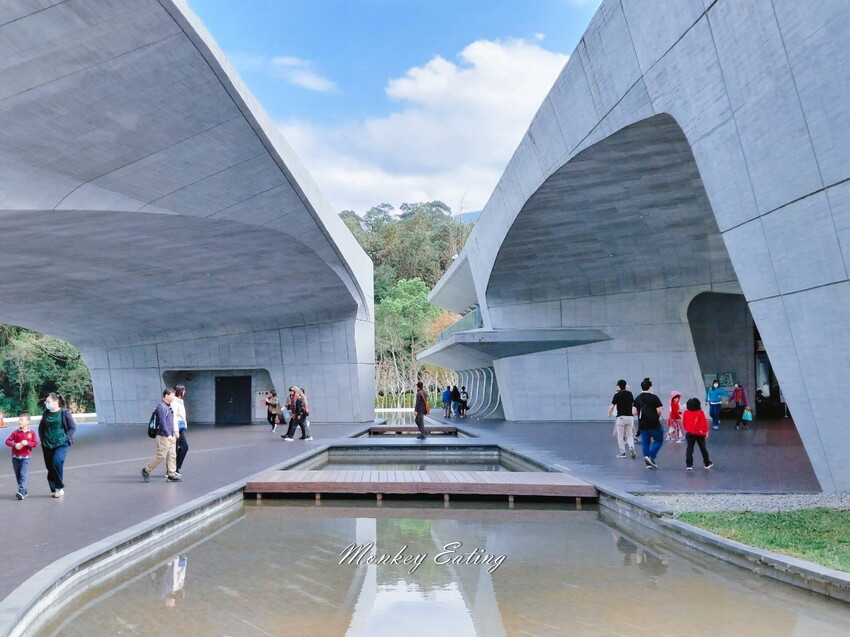 【南投景點】向山遊客中心│日月潭最美遊客中心。清水模建築設計。觀景平台賞日月潭、落羽松 - 貪吃猴的幻想