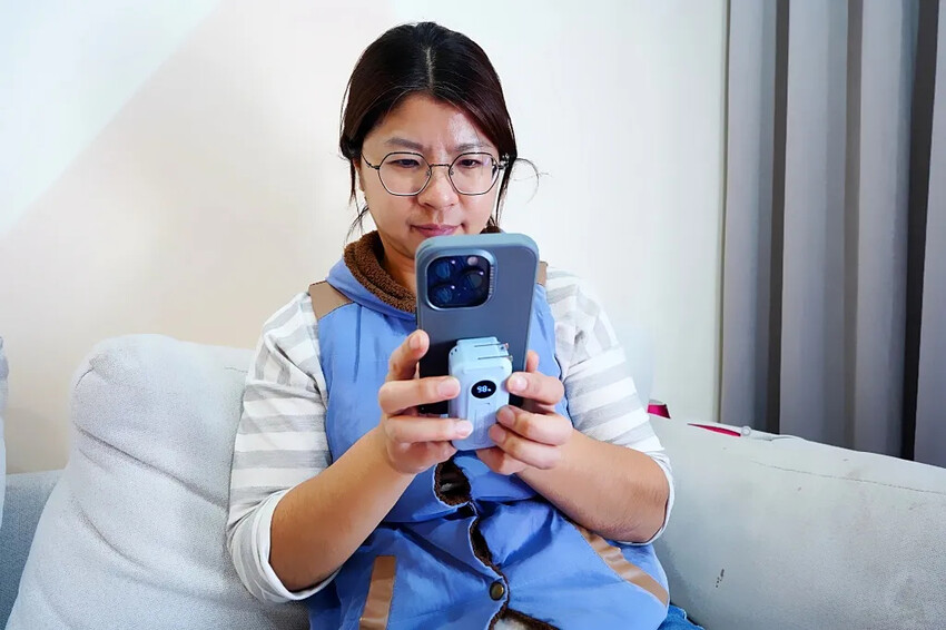 輕巧多功能口袋行動電源｜MOZTECH 太空艙輕巧多功能口袋行動電源評測