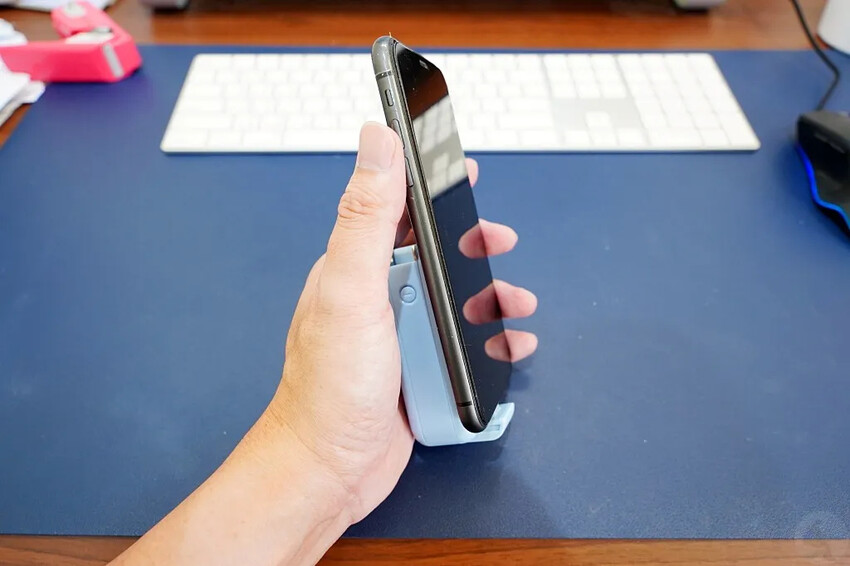 輕巧多功能口袋行動電源｜MOZTECH 太空艙輕巧多功能口袋行動電源評測