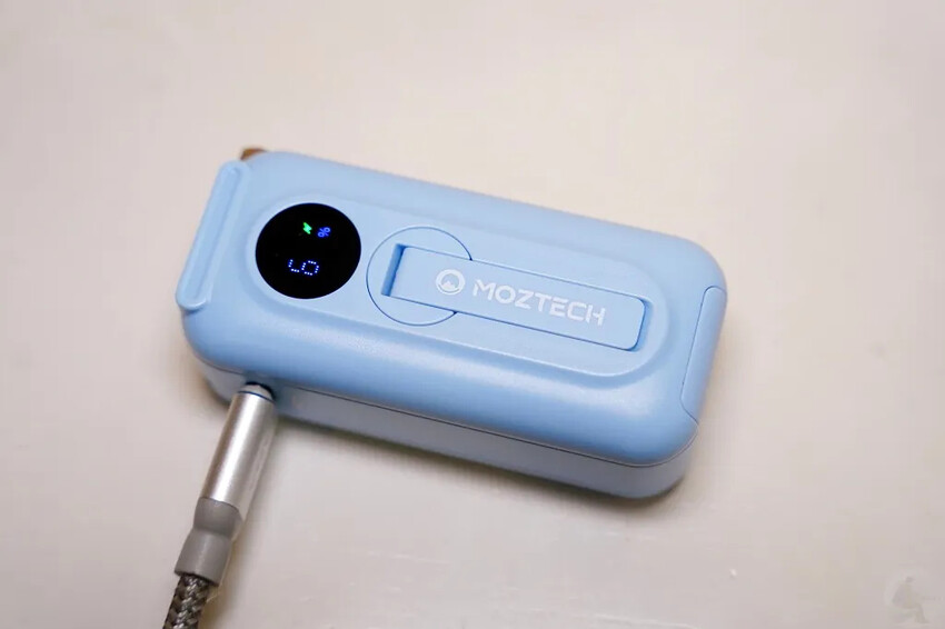輕巧多功能口袋行動電源｜MOZTECH 太空艙輕巧多功能口袋行動電源評測