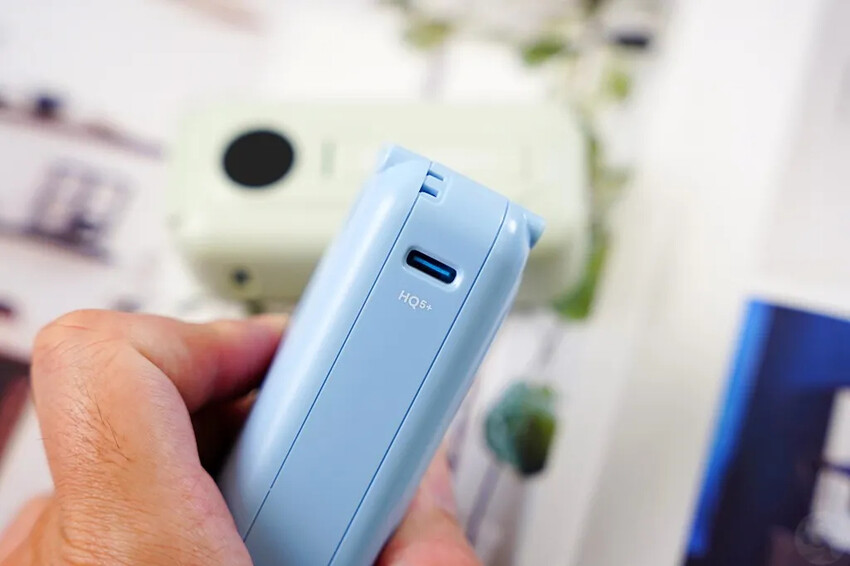 輕巧多功能口袋行動電源｜MOZTECH 太空艙輕巧多功能口袋行動電源評測