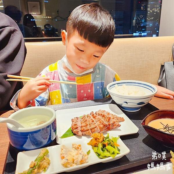 日本【日本‧東京】必吃牛舌料理"ねぎし"(高島屋時代廣場店)，頂樓可以夜拍