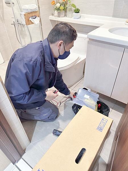 TOTO免治馬桶推薦|TOTO WASHLET 溫水洗淨便座 C2基本款使用心得：女人的優雅如廁願望，產後嬌嫩的屁屁終於能被溫柔對待|TCF23710ATW