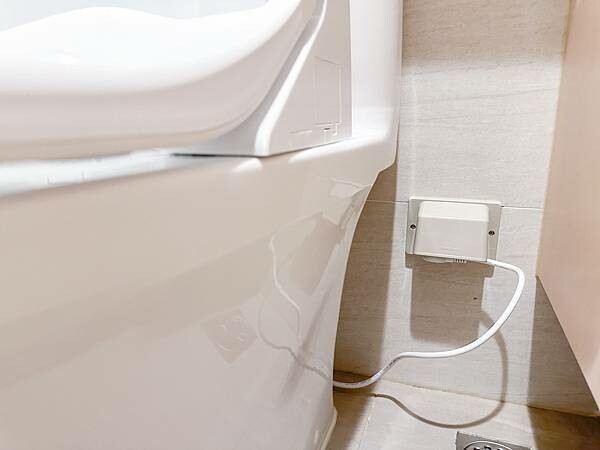 TOTO免治馬桶推薦|TOTO WASHLET 溫水洗淨便座 C2基本款使用心得：女人的優雅如廁願望，產後嬌嫩的屁屁終於能被溫柔對待|TCF23710ATW