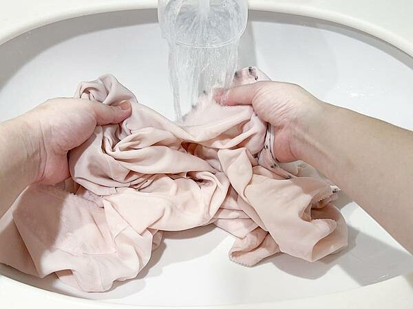 新手媽咪│產後媽咪終於可以穿回洋裝,產後塑身必備:赫本塑身衣雕塑實穿3個月心得分享 新手媽咪│產後媽咪終於可以穿回洋裝,產後塑身必備:赫本塑身衣雕塑實穿3個月心得分享