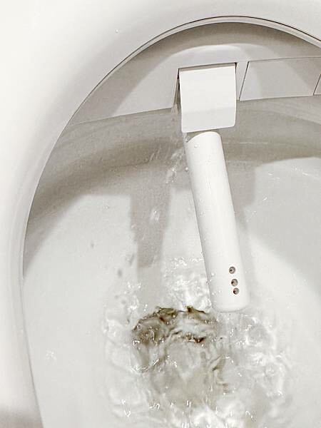 TOTO免治馬桶推薦|TOTO WASHLET 溫水洗淨便座 C2基本款使用心得：女人的優雅如廁願望，產後嬌嫩的屁屁終於能被溫柔對待|TCF23710ATW