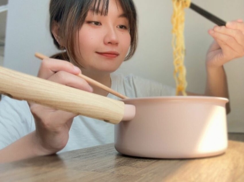 [開箱測評]義大利 CUOCO 北歐系列｜粉彩鑽瓷IH陶瓷不沾鍋具組｜Diamikos⁺晶彩鑽瓷技術｜全系列6種不同尺寸鍋具 ｜不沾耐用又好看！ - 萍姐愛分享