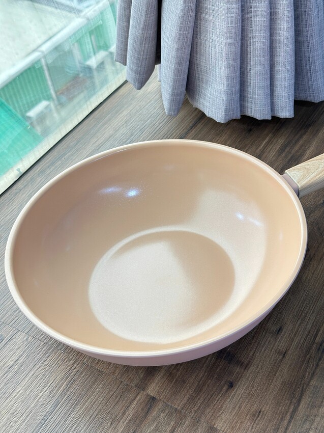 [開箱測評]義大利 CUOCO 北歐系列｜粉彩鑽瓷IH陶瓷不沾鍋具組｜Diamikos⁺晶彩鑽瓷技術｜全系列6種不同尺寸鍋具 ｜不沾耐用又好看！ - 萍姐愛分享