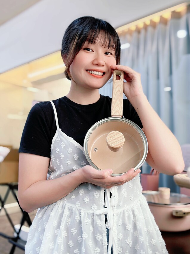 [開箱測評]義大利 CUOCO 北歐系列｜粉彩鑽瓷IH陶瓷不沾鍋具組｜Diamikos⁺晶彩鑽瓷技術｜全系列6種不同尺寸鍋具 ｜不沾耐用又好看！ - 萍姐愛分享