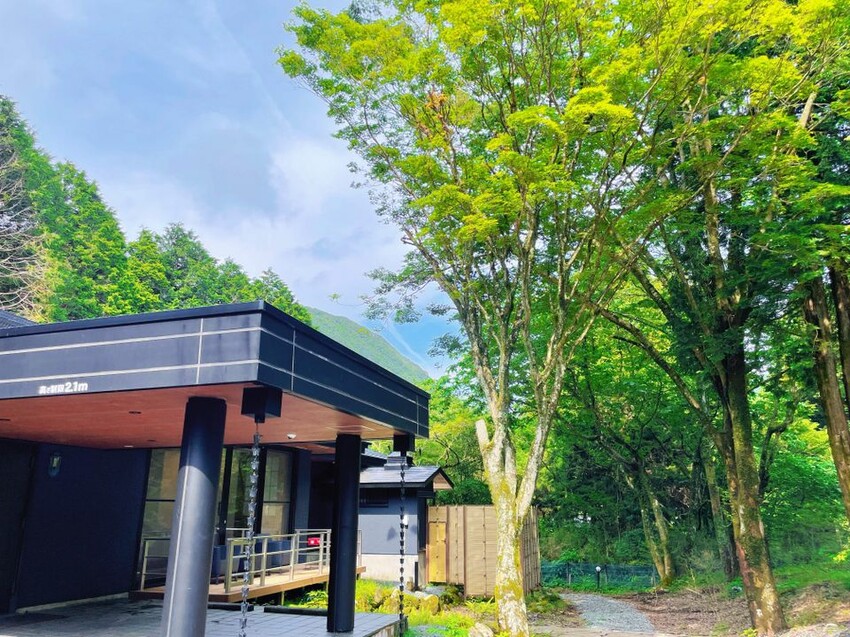 日本【日本箱根住宿】5間超夯溫泉別墅推薦,團體出遊也OK!獨享絕美山景,附廚房.烤肉設備