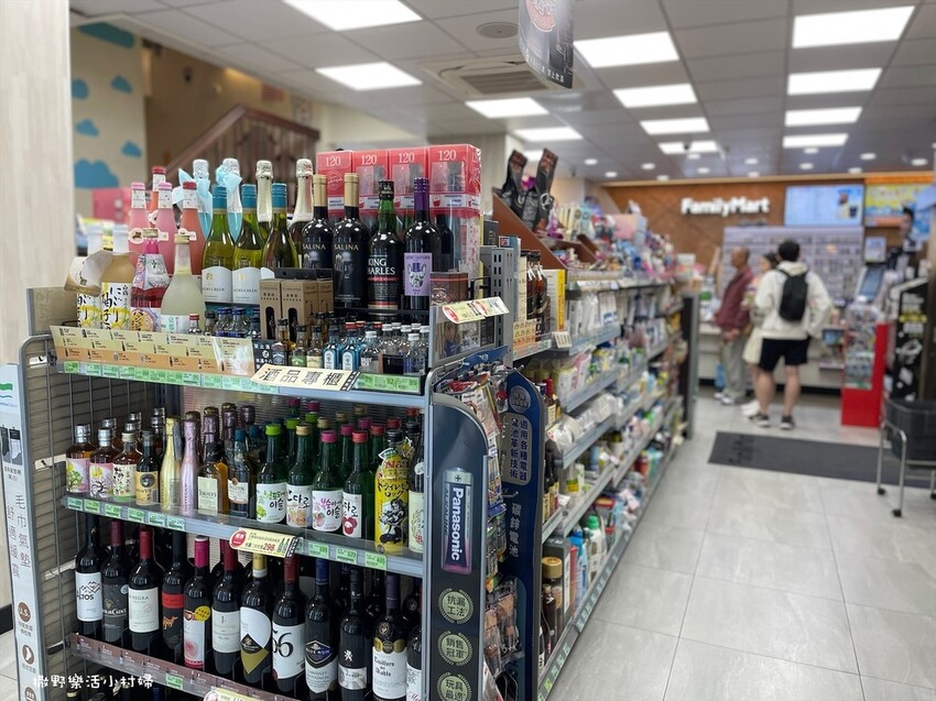 清境農場最美超商『全家清境雲海店』歐式城堡建築好亮眼，海拔2