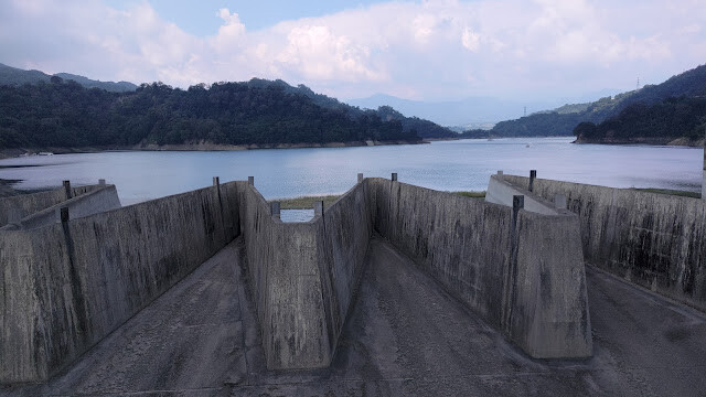 鯉魚潭水庫 - 鋸齒溢洪道